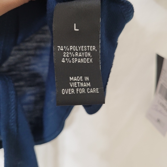 57. BY & BY NWT Women's Cold Shoulder/Split Sleeve Top with Necklace Size L - Picture 3 of 5